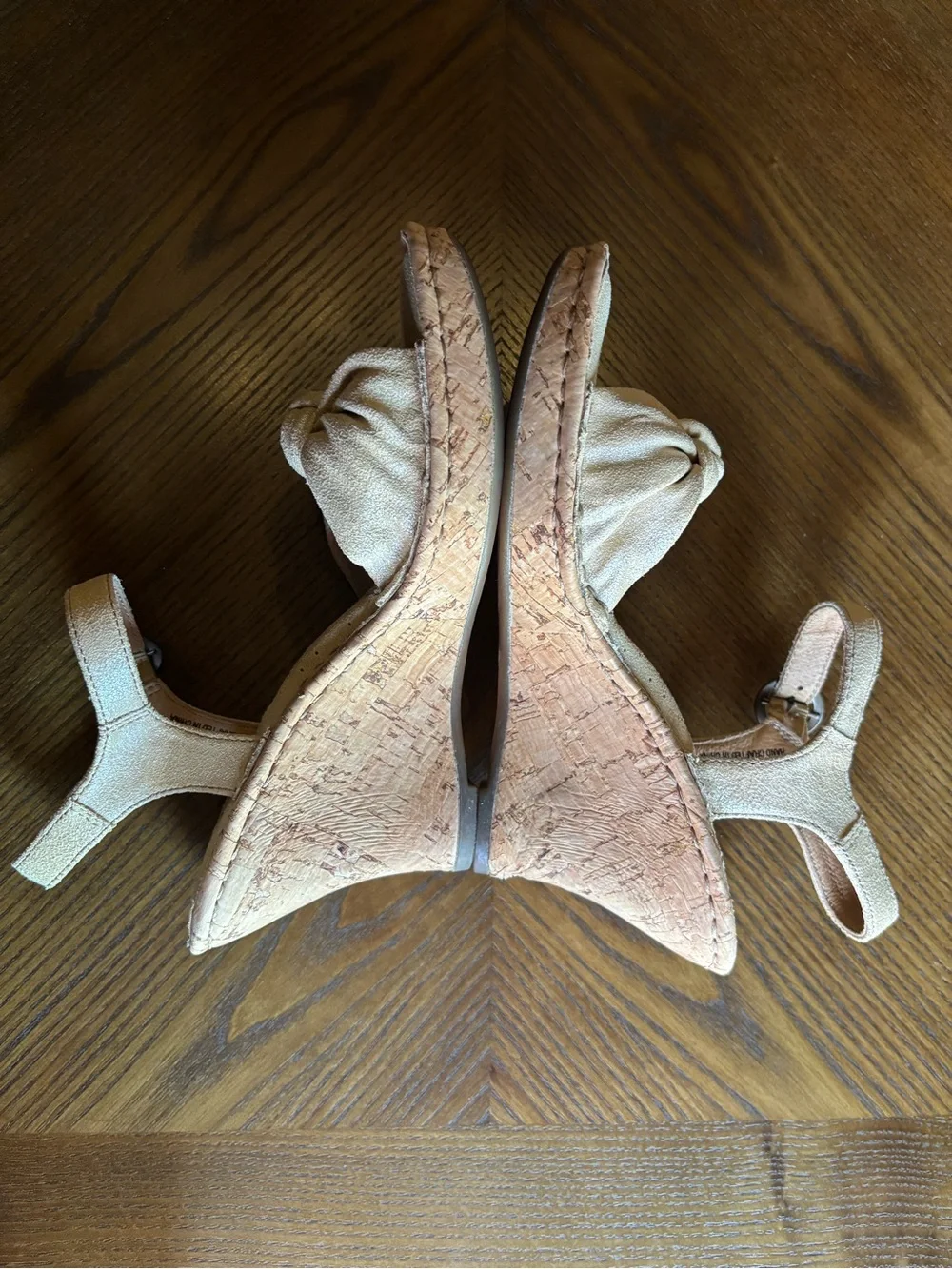 Born Metallic Gold Leather Cork Wedge Sandals Knotted Women’s 6.5